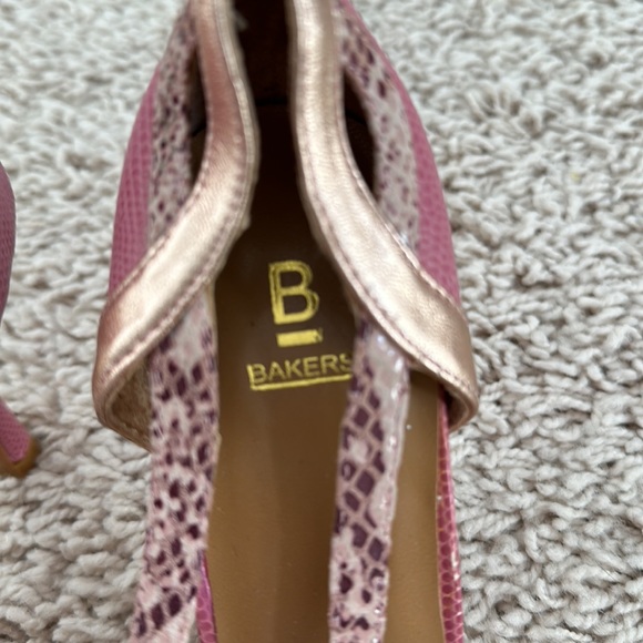 Multicolored, mauve gold peach snake print, pointed toe, lower heel pumps - Picture 3 of 14